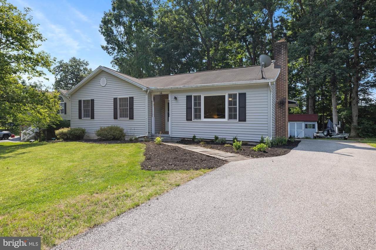 16 Halleck Drive - Photo 1