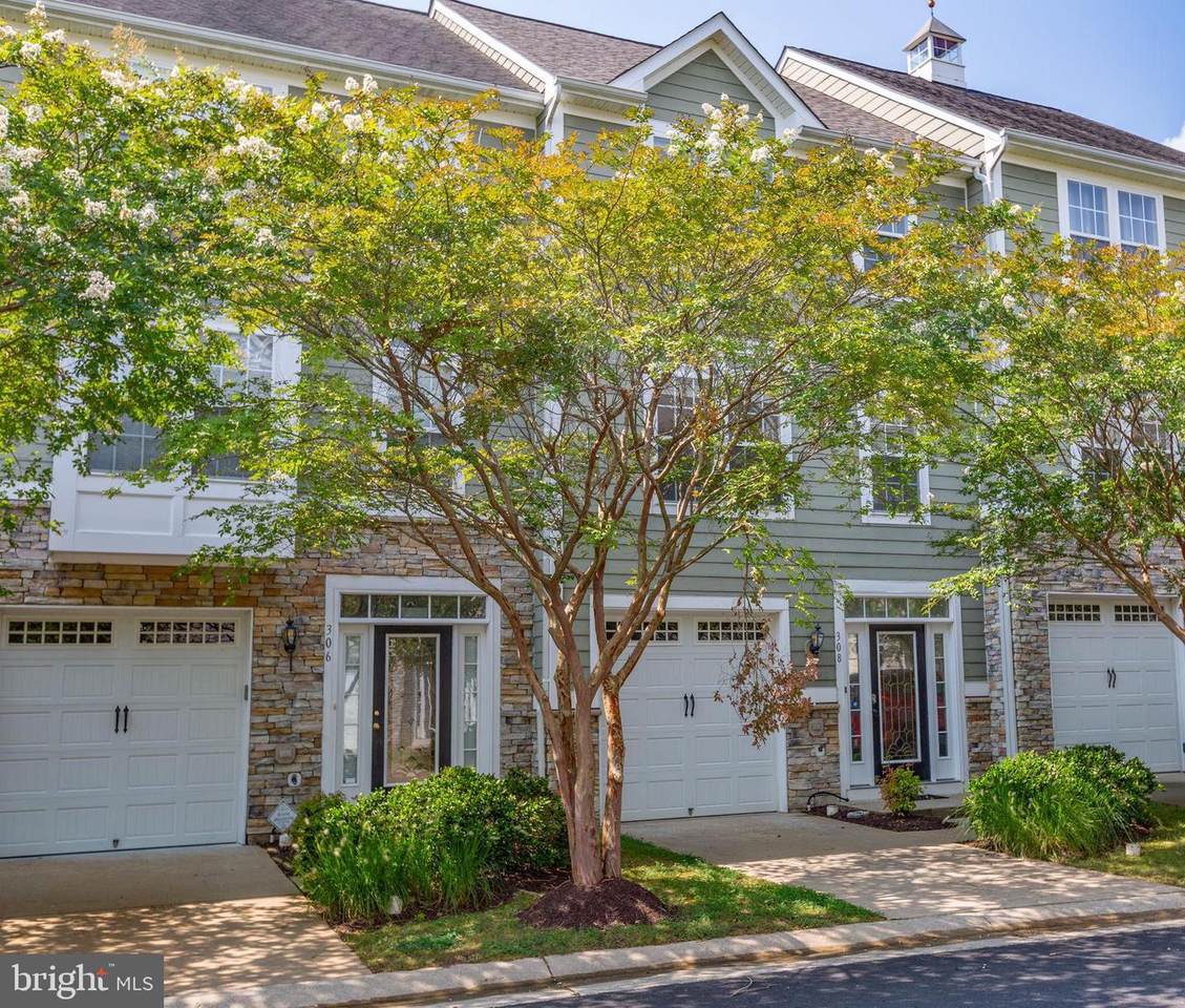 308 Monroe Point Drive - Photo 1