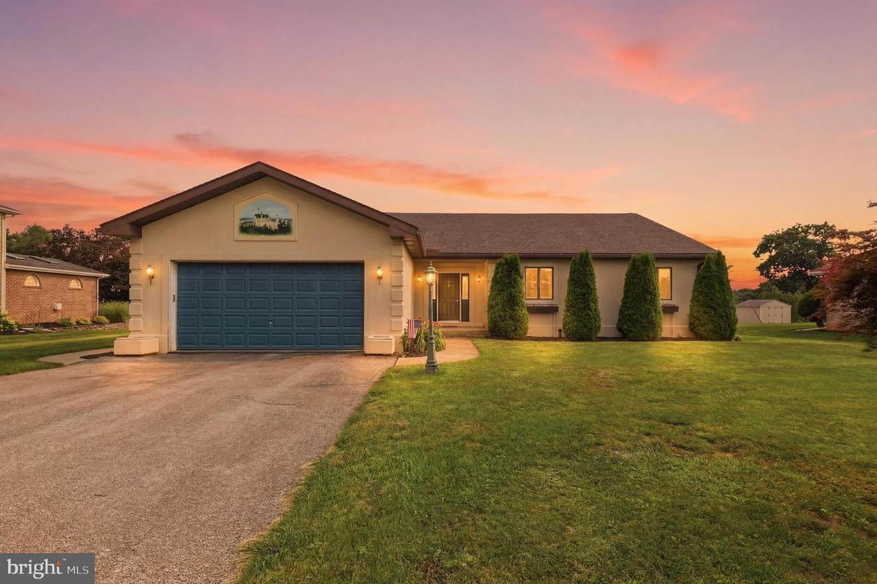 2884 Sunset Drive - Photo 1