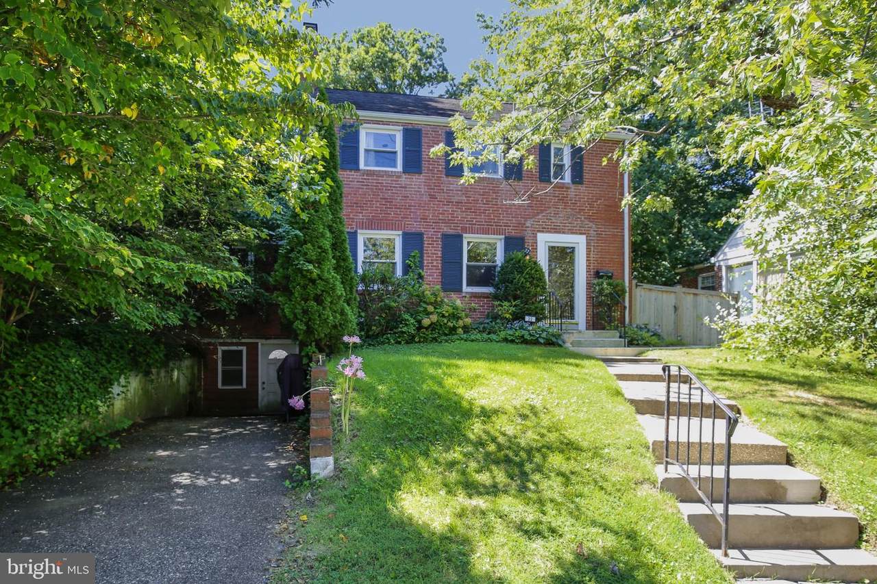 22 Melbourne Avenue - Photo 1