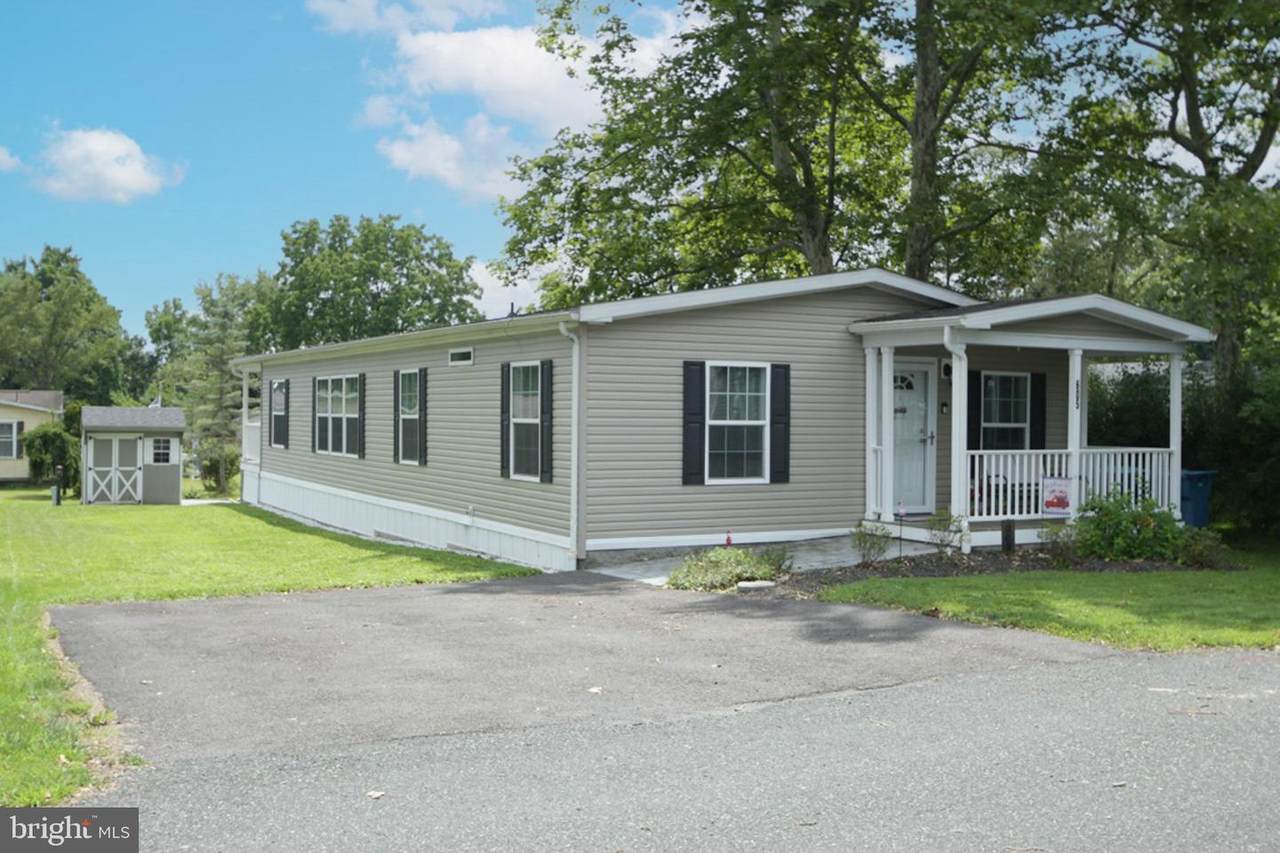 605 Willow Drive - Photo 1