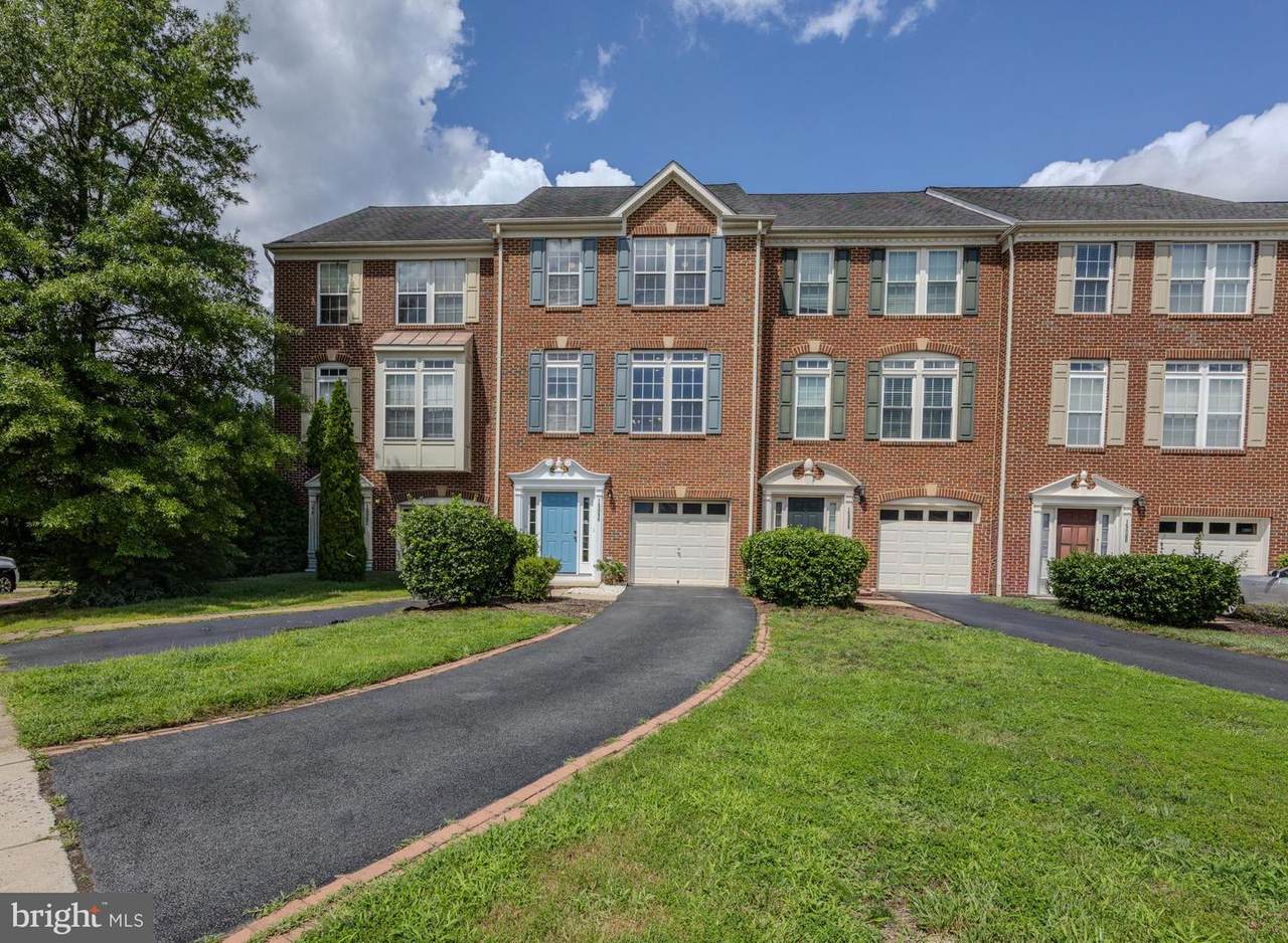15090 Danehurst Circle - Photo 1