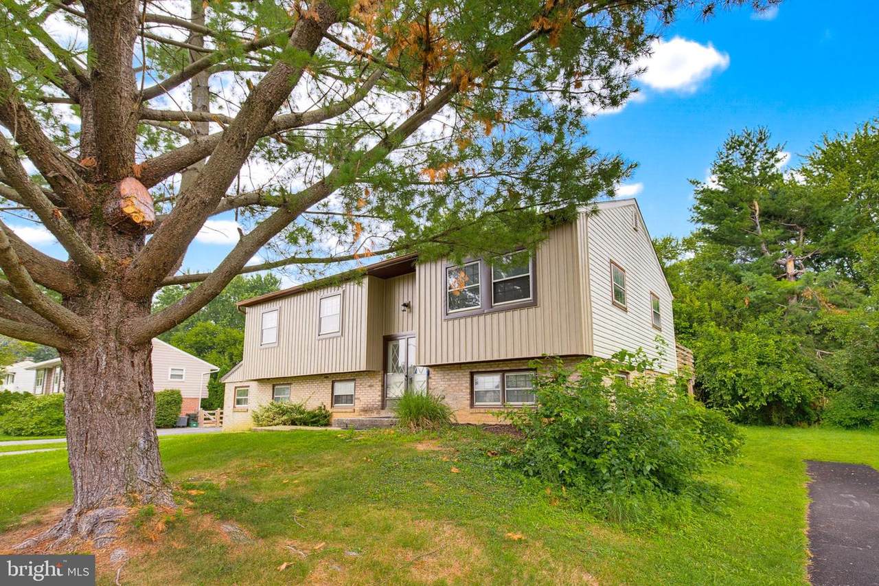 413 Surrey Drive - Photo 1