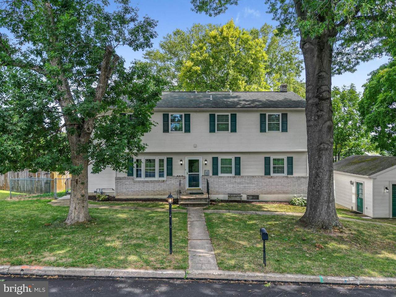 115 Ardmore Avenue - Photo 1