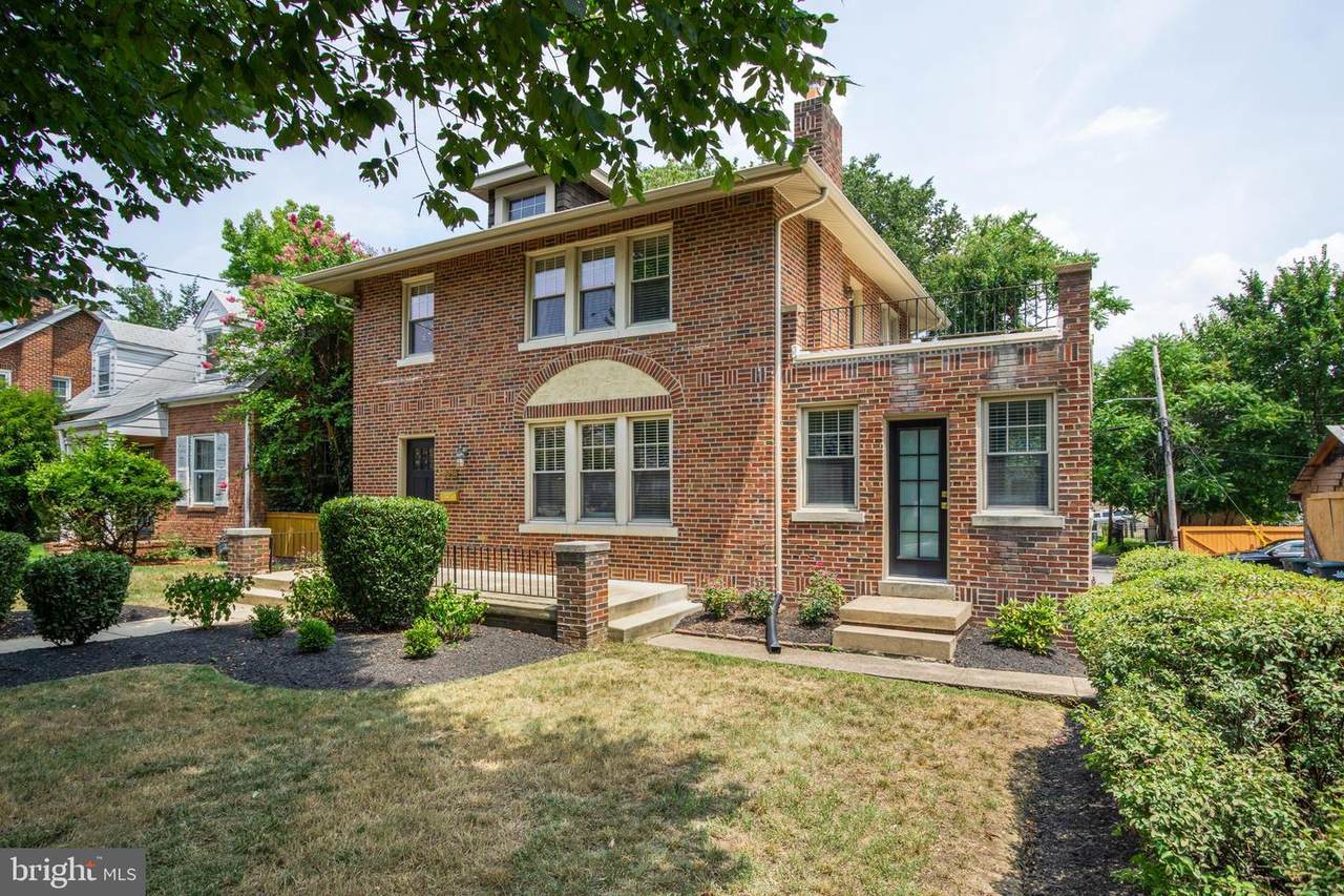 2218 32ND Street - Photo 1