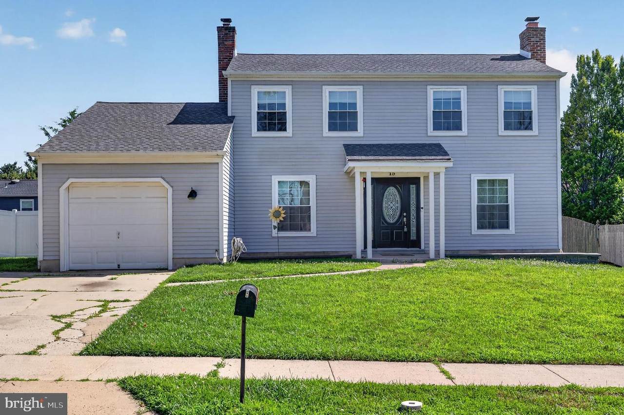 15 Utica Road - Photo 1