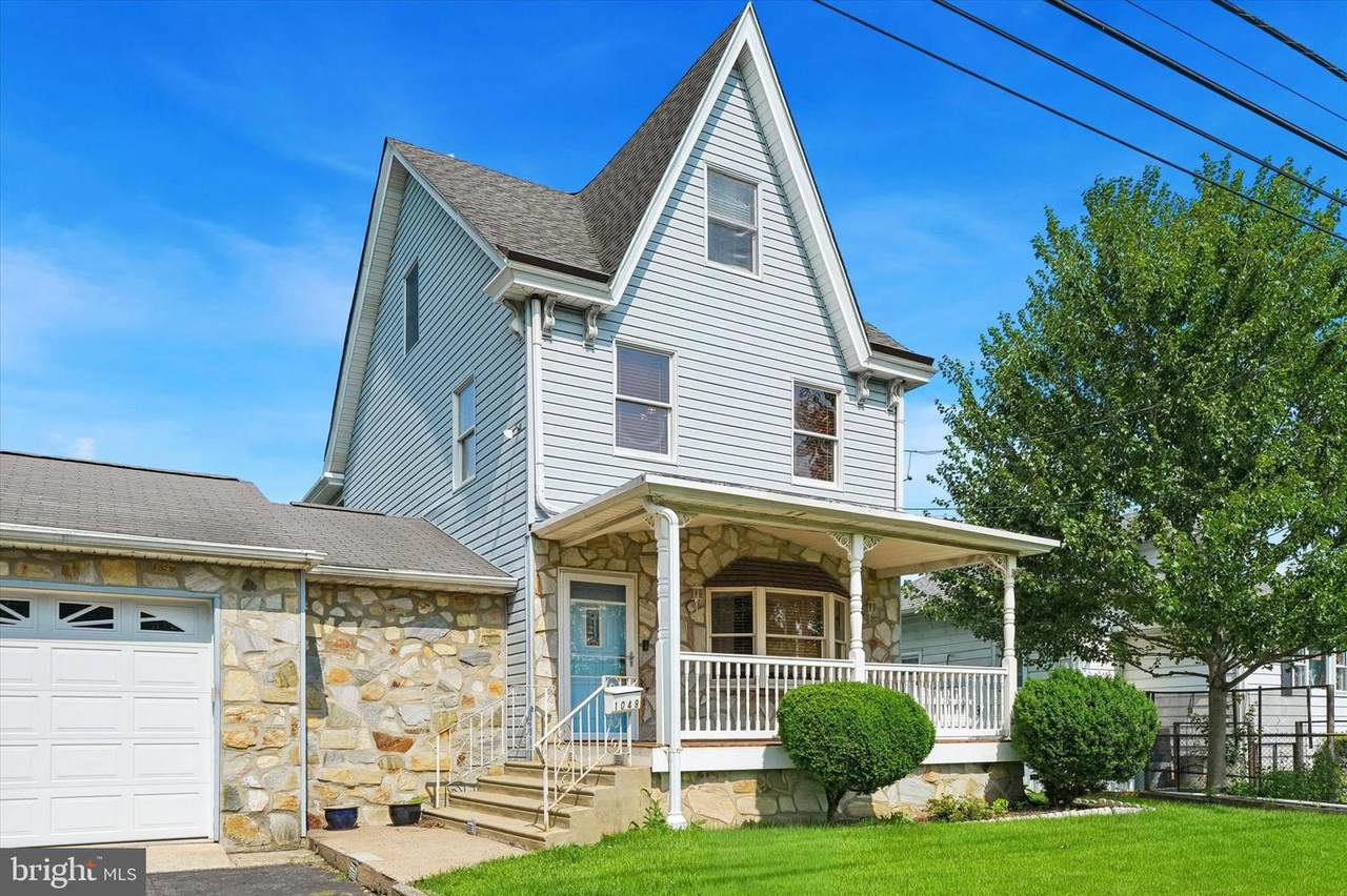 1049 Richardson Avenue - Photo 1