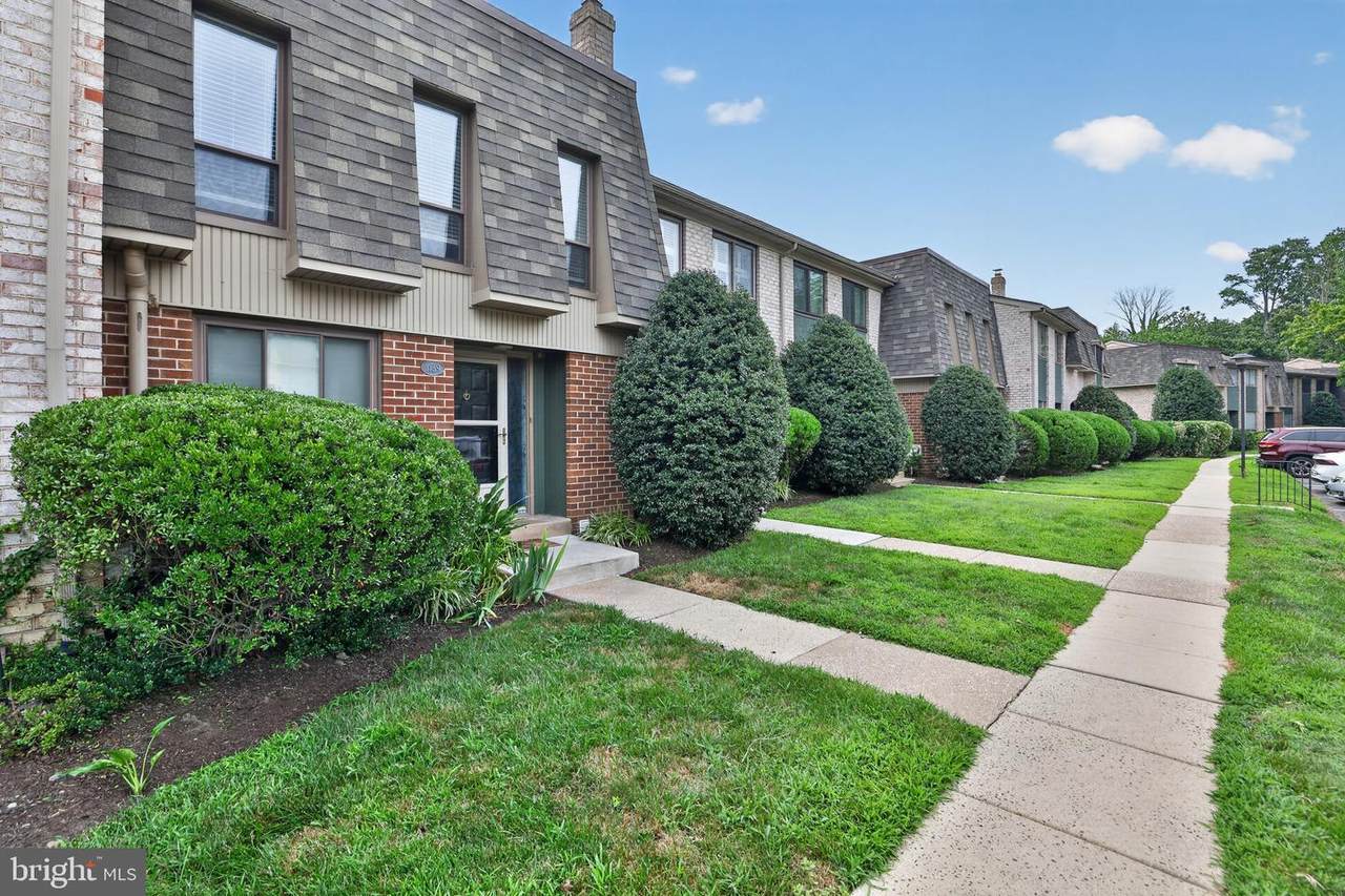 1139 Putnam Boulevard - Photo 1