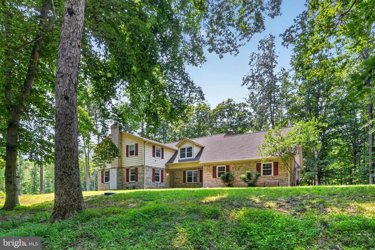 7075 Wood Glen Drive - Photo 1