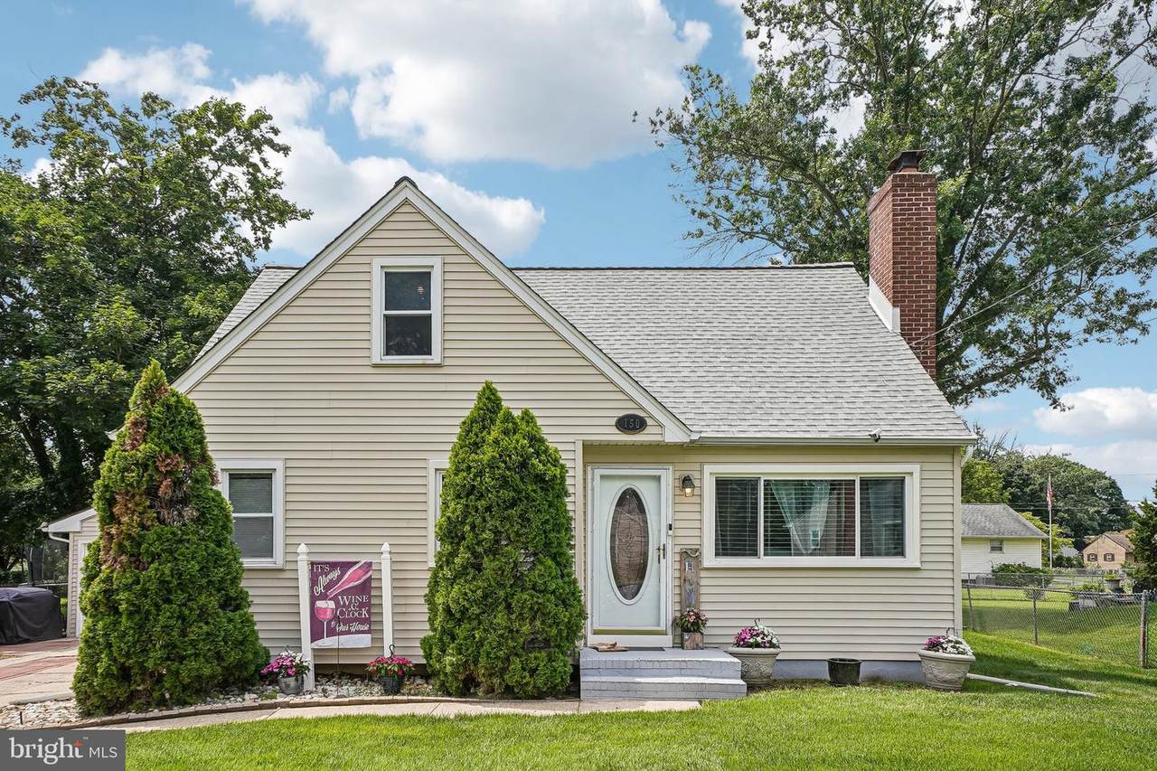 150 Hawthorne Drive - Photo 1