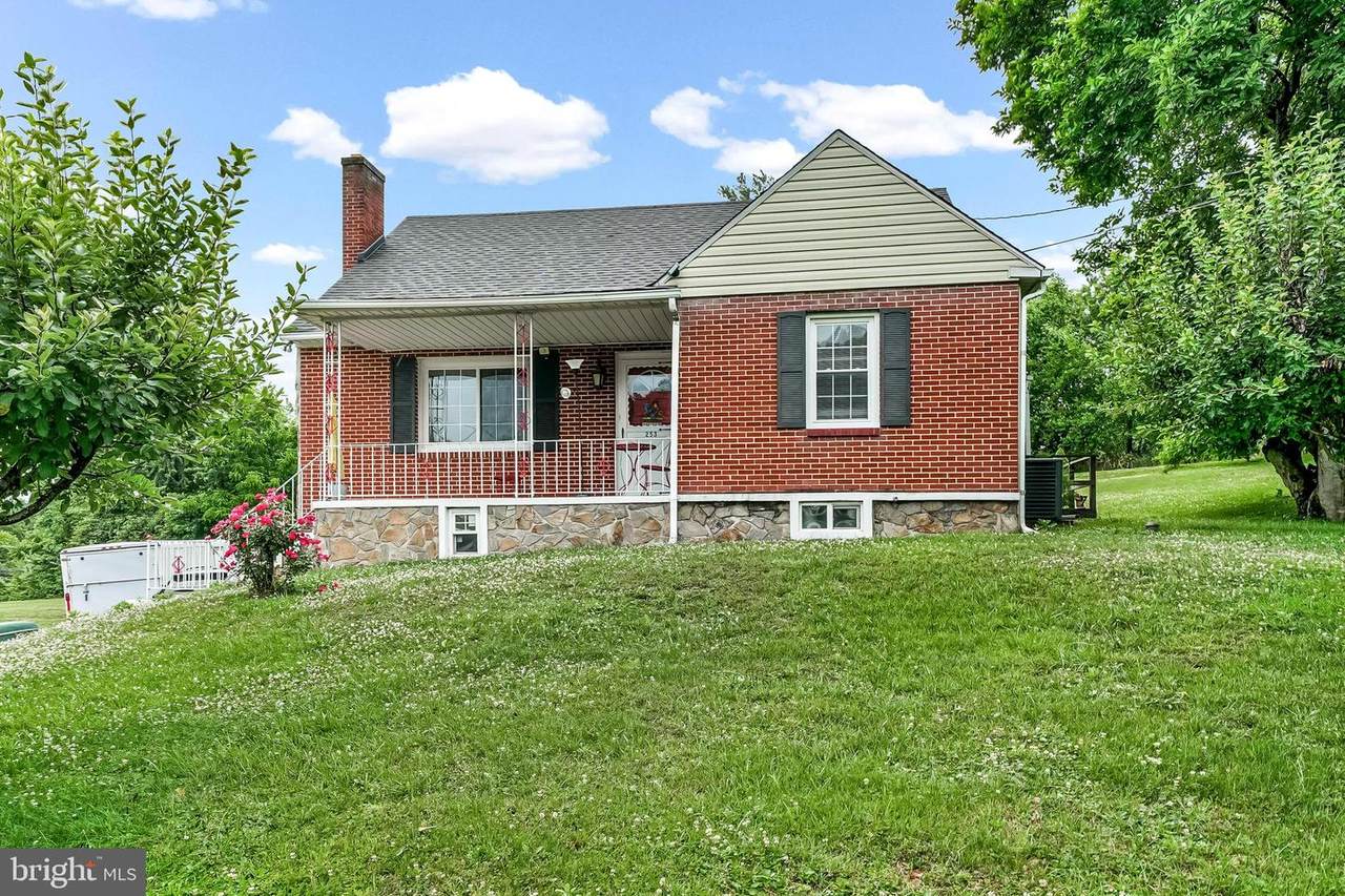 253 Guernsey Road - Photo 1