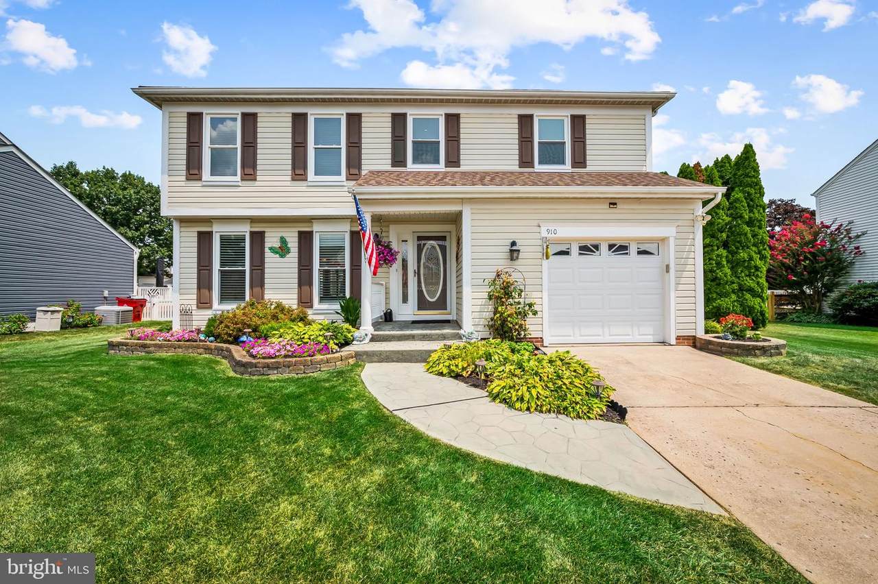 910 Bergen Court - Photo 1