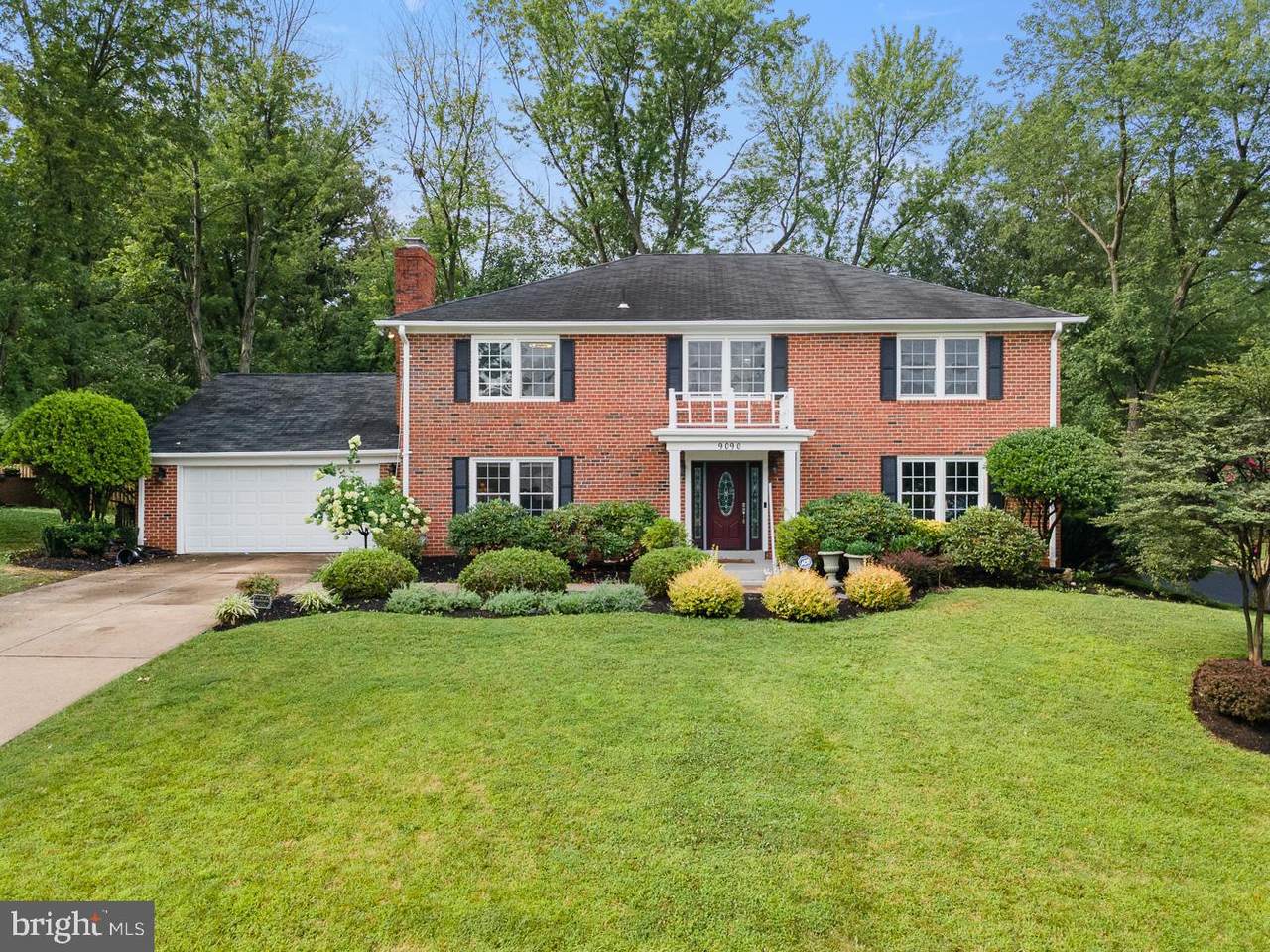 9090 Park Avenue - Photo 1