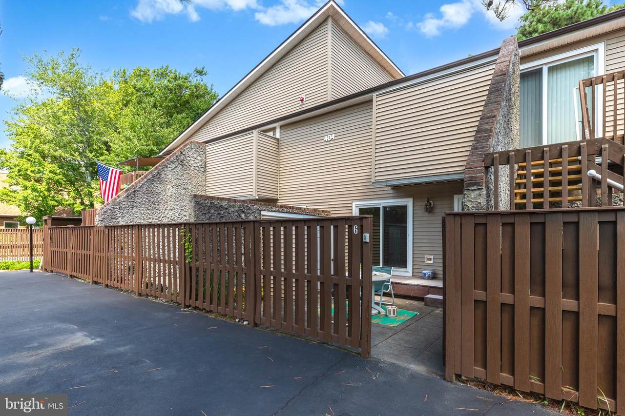 404 141ST - Photo 1