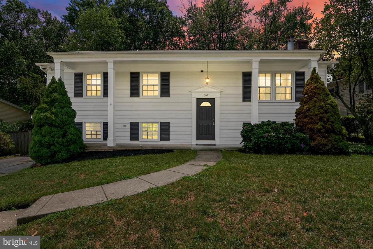 507 Williamsburg Lane - Photo 1
