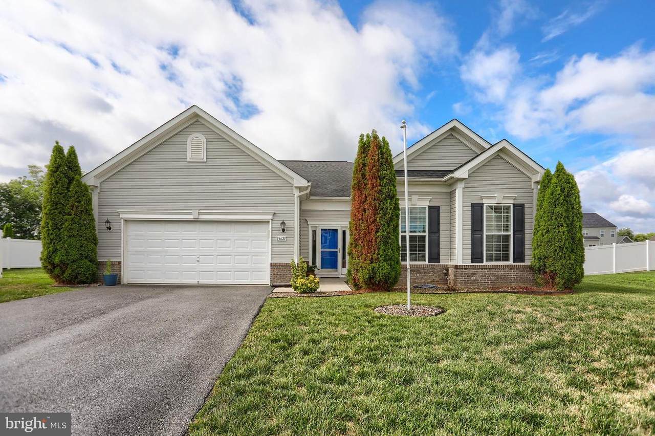15621 Camden Drive - Photo 1