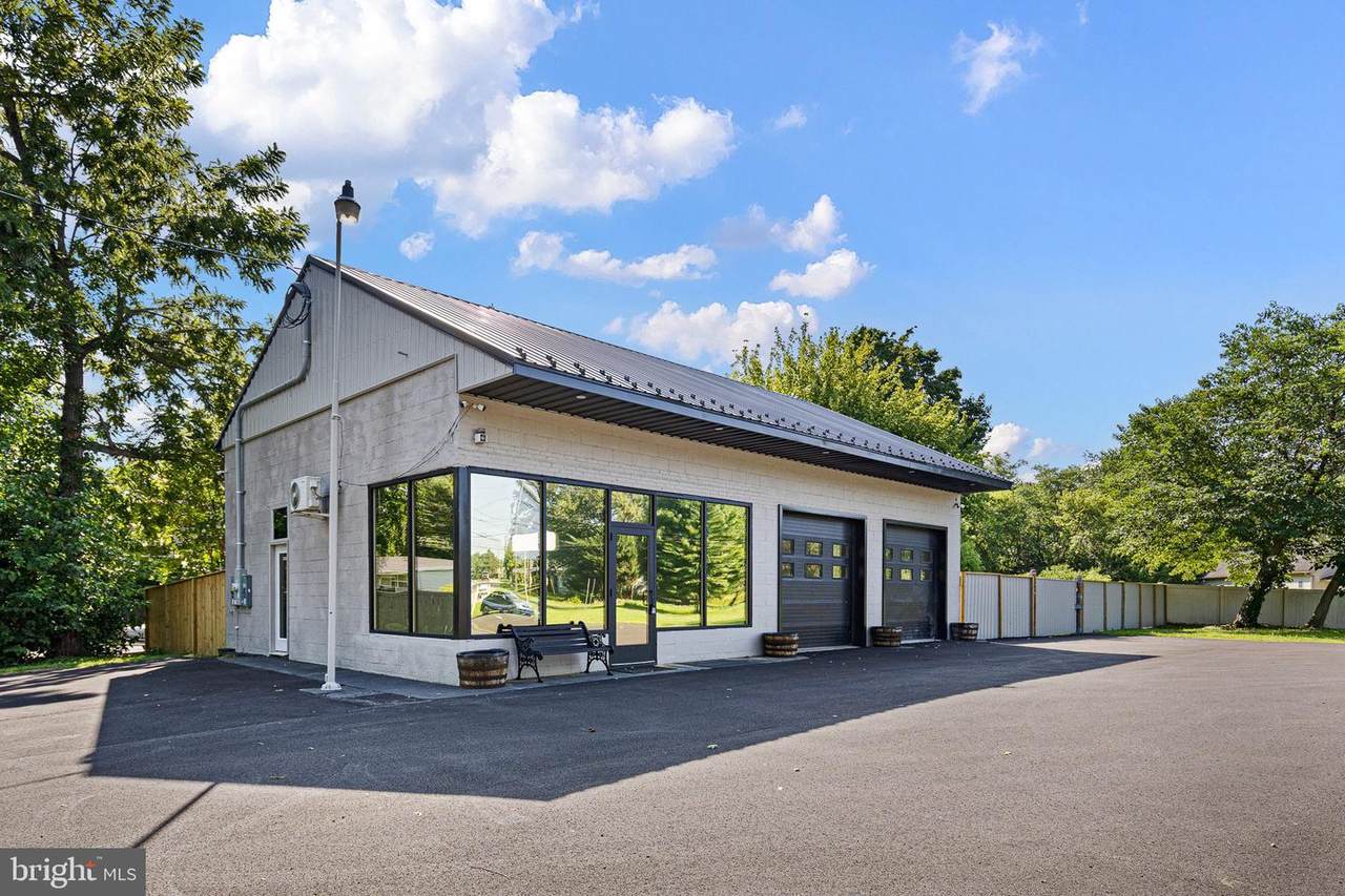 306 5TH Street - Photo 1