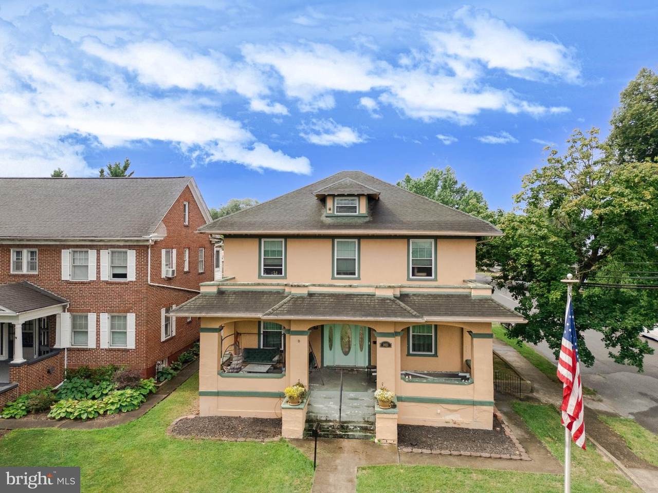 1025 King Street - Photo 1
