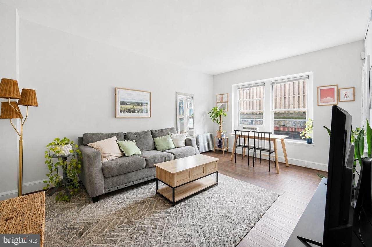 1820 Clydesdale Place - Photo 1