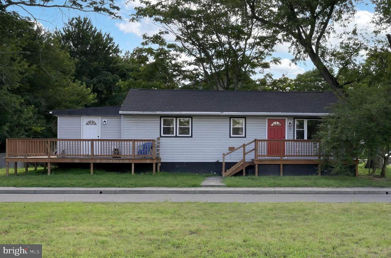 2 Railroad Avenue - Photo 1