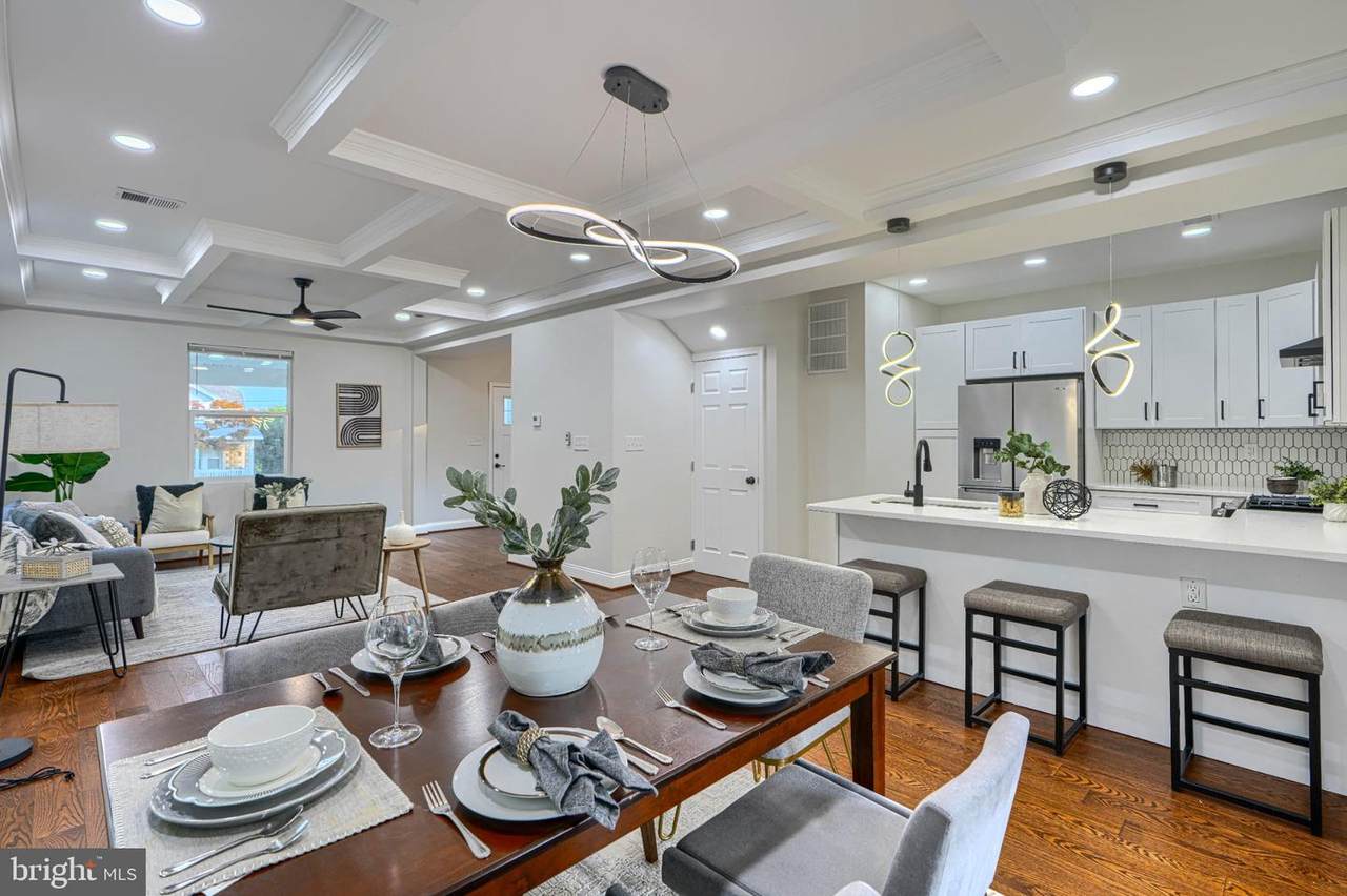 4514 Kenwood Avenue - Photo 1