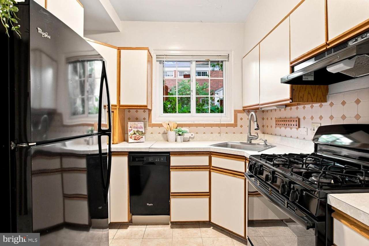 https://bt-photos.global.ssl.fastly.net/brightmls/1280_boomver_2_805201555292-2.jpg