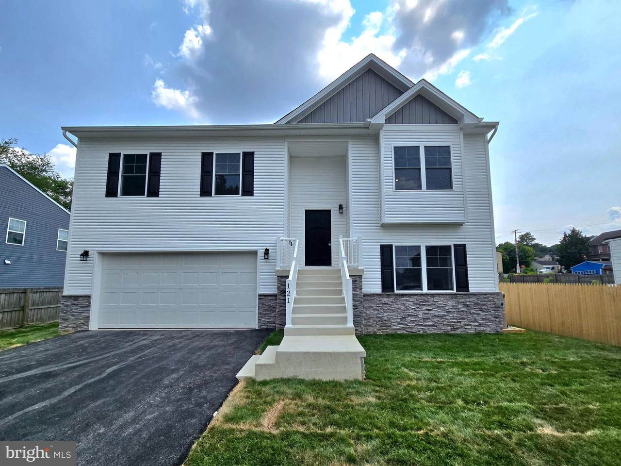 121 Bishop Avenue - Photo 1