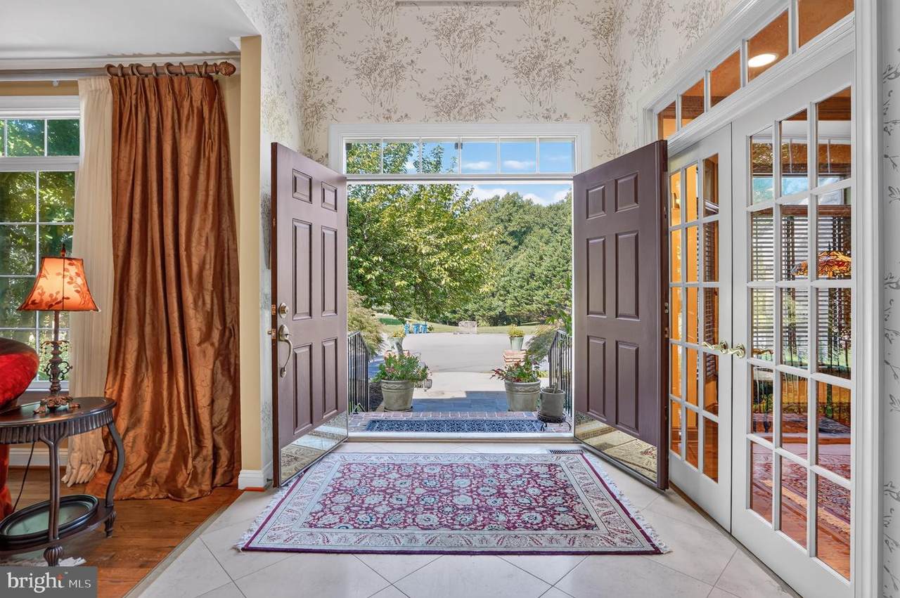 https://bt-photos.global.ssl.fastly.net/brightmls/1280_boomver_2_805203861734-2.jpg