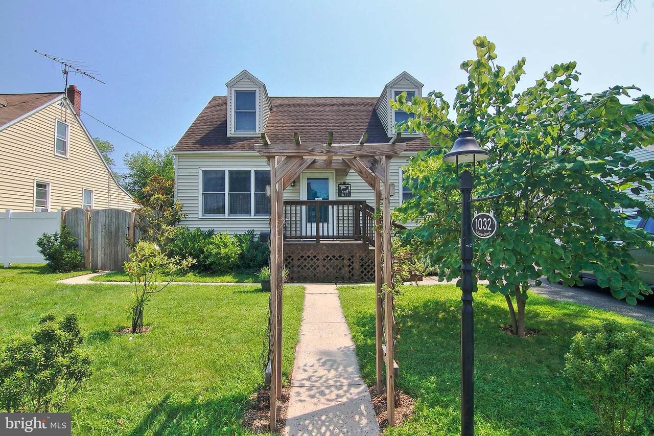 1032 Warren Street - Photo 1