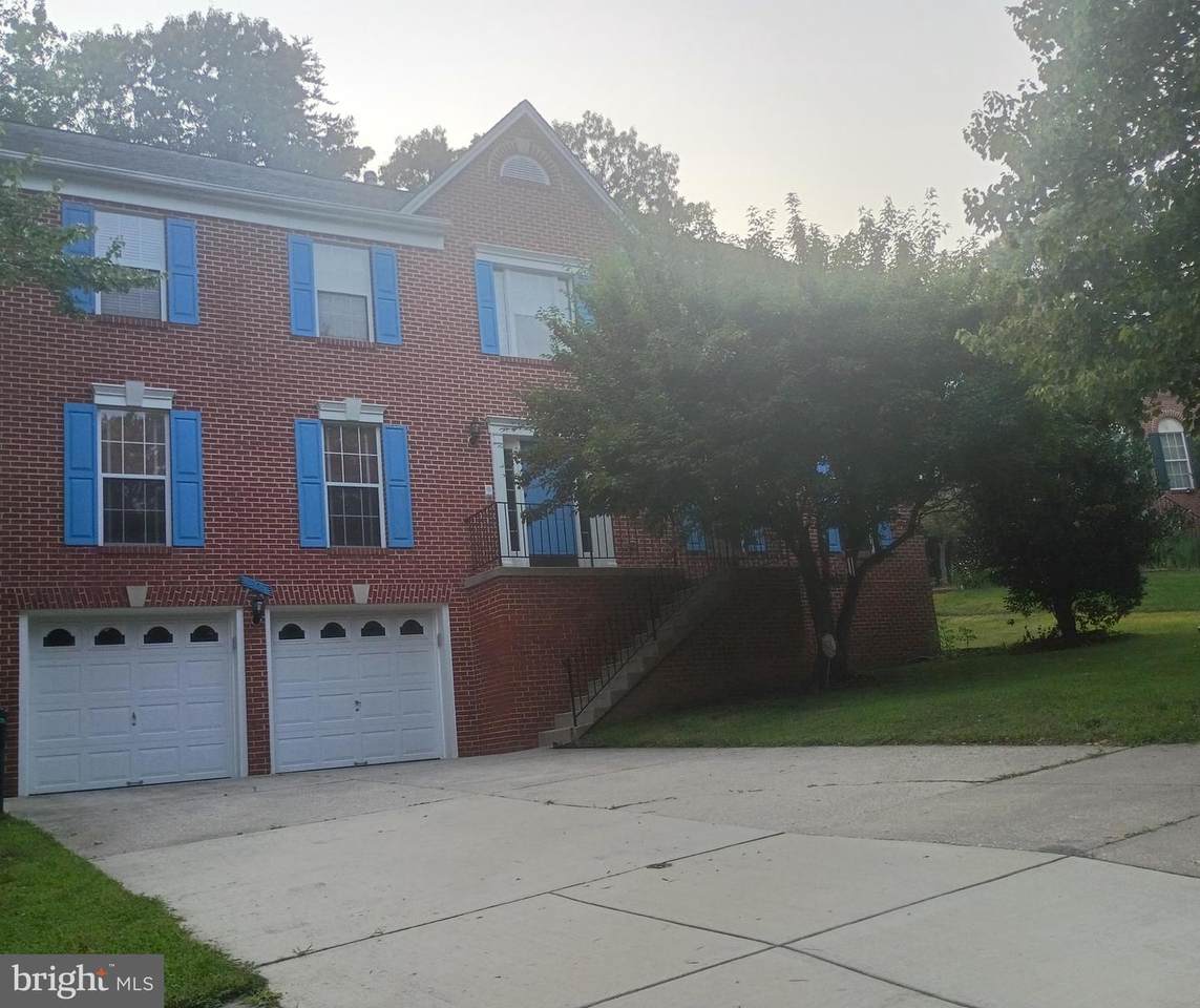 4805 Ashford Place - Photo 1