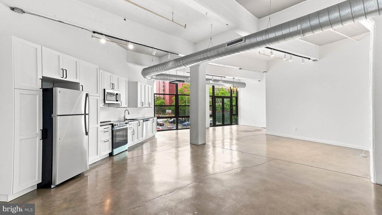 444 4TH Street - Photo 1