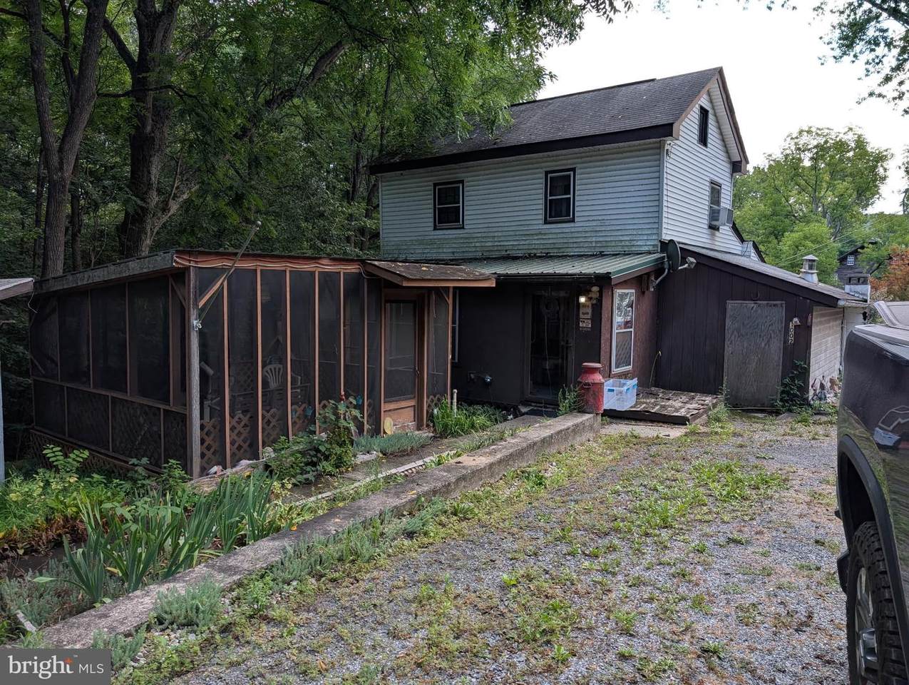 1002 Dellville Road - Photo 1