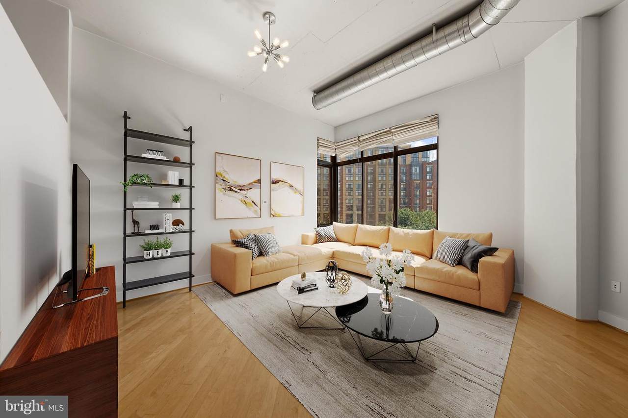 520 John Carlyle Street - Photo 1