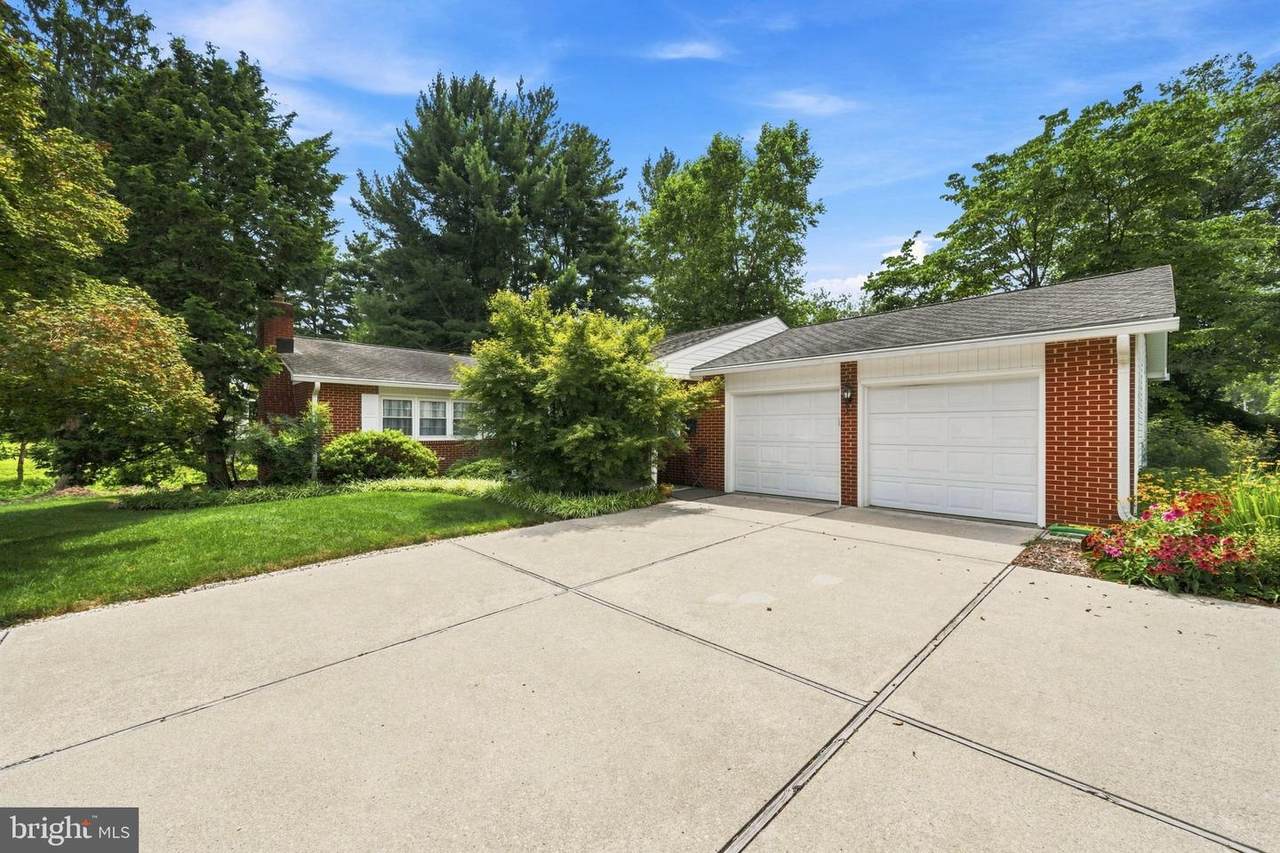 305 Meriden Drive - Photo 1