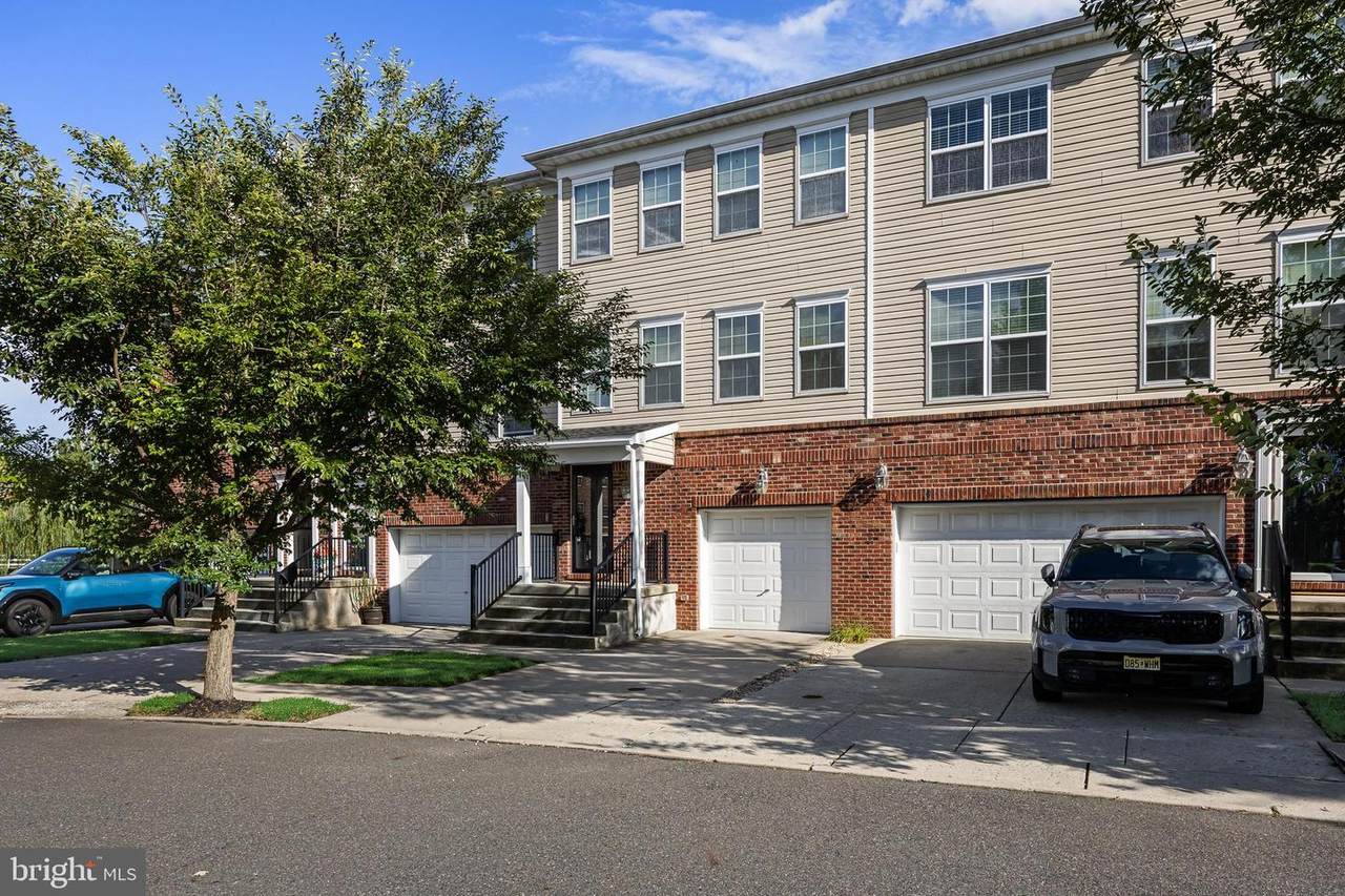 75 Riverwalk Boulevard - Photo 1