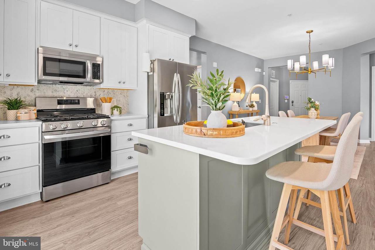 1405 Wigeon Way - Photo 1