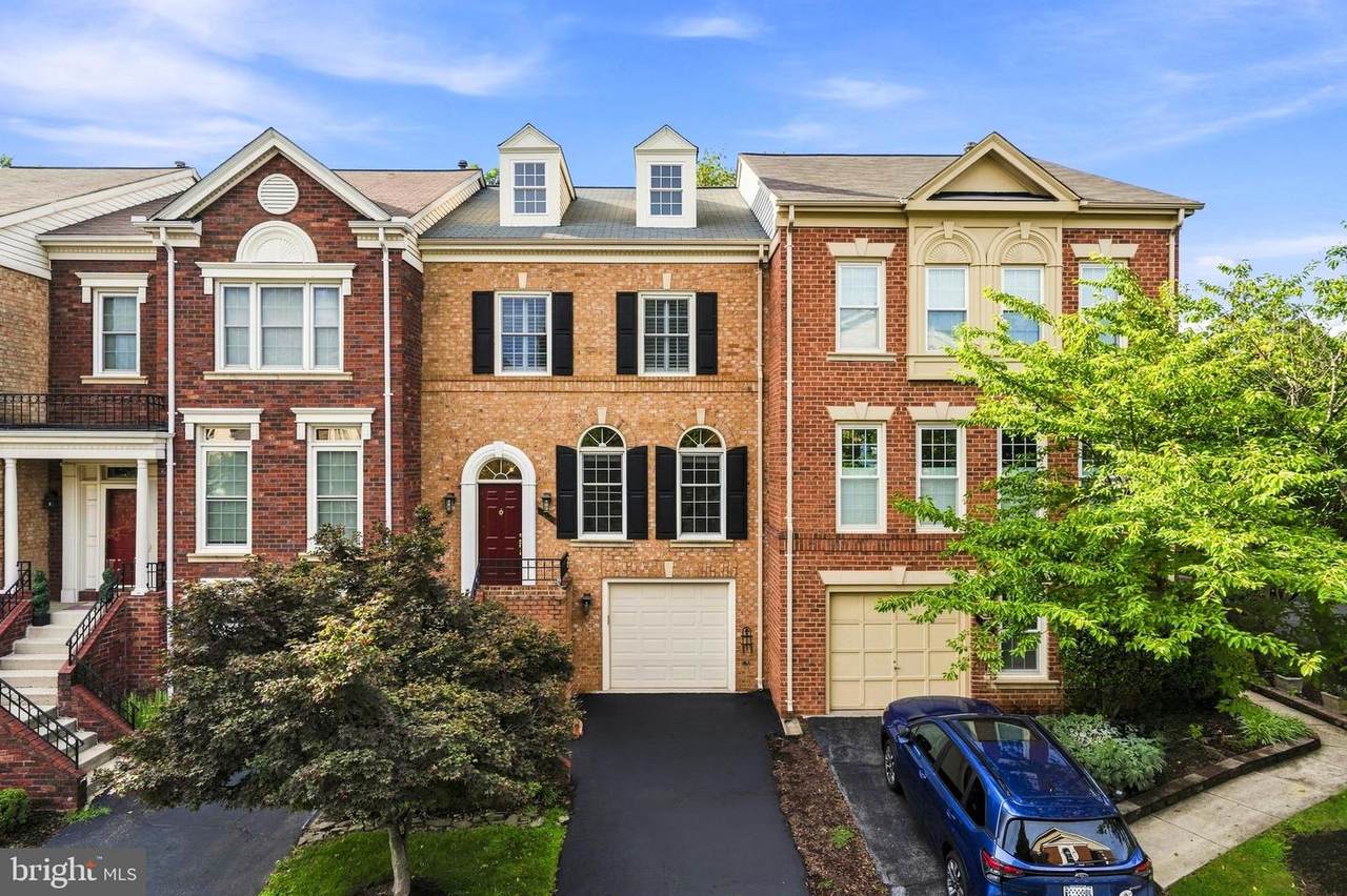 8002 Tanworth Court - Photo 1