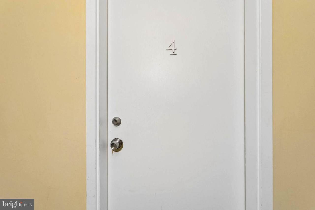 https://bt-photos.global.ssl.fastly.net/brightmls/1280_boomver_2_805230722780-2.jpg
