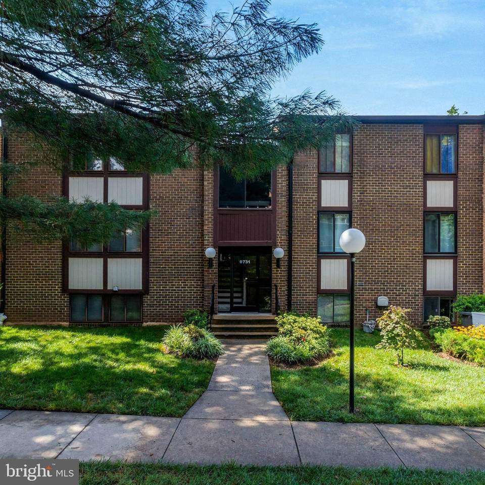 9731 Kings Crown Court - Photo 1