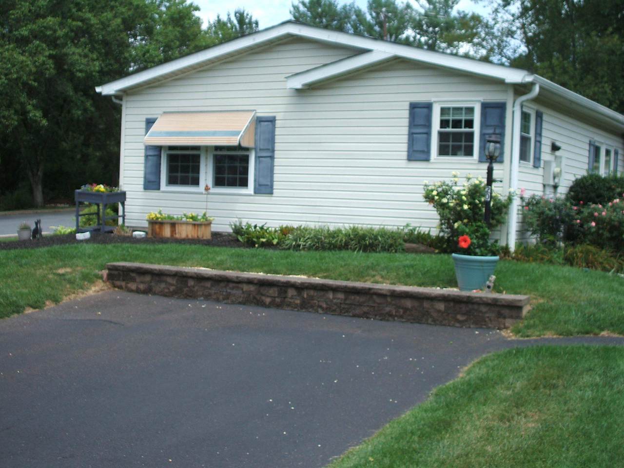 https://bt-photos.global.ssl.fastly.net/brightmls/1280_boomver_2_805234546344-2.jpg