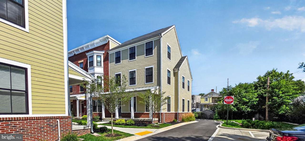 426 Chapel Alley - Photo 1