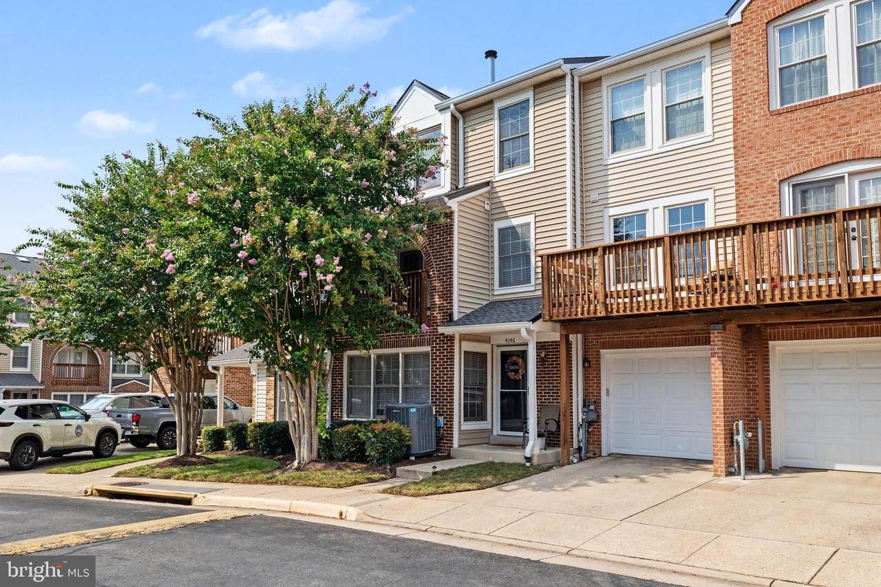 4046 Chetham Way - Photo 1