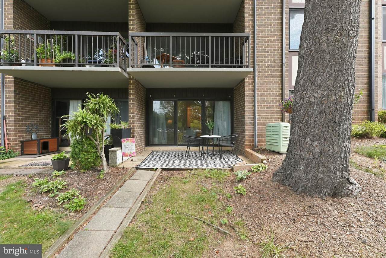 9735 Kings Crown Court - Photo 1