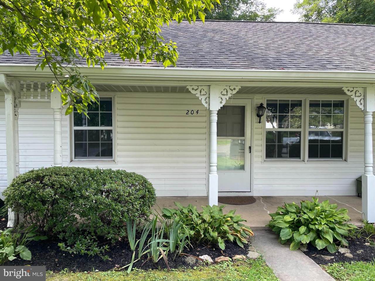 208 Maple Street - Photo 1