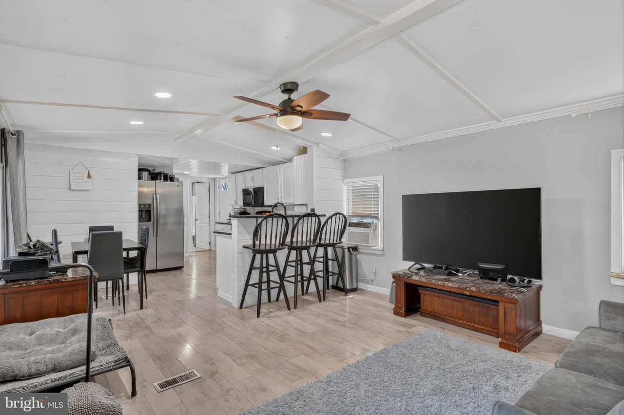 334 Hostetter Boulevard - Photo 1