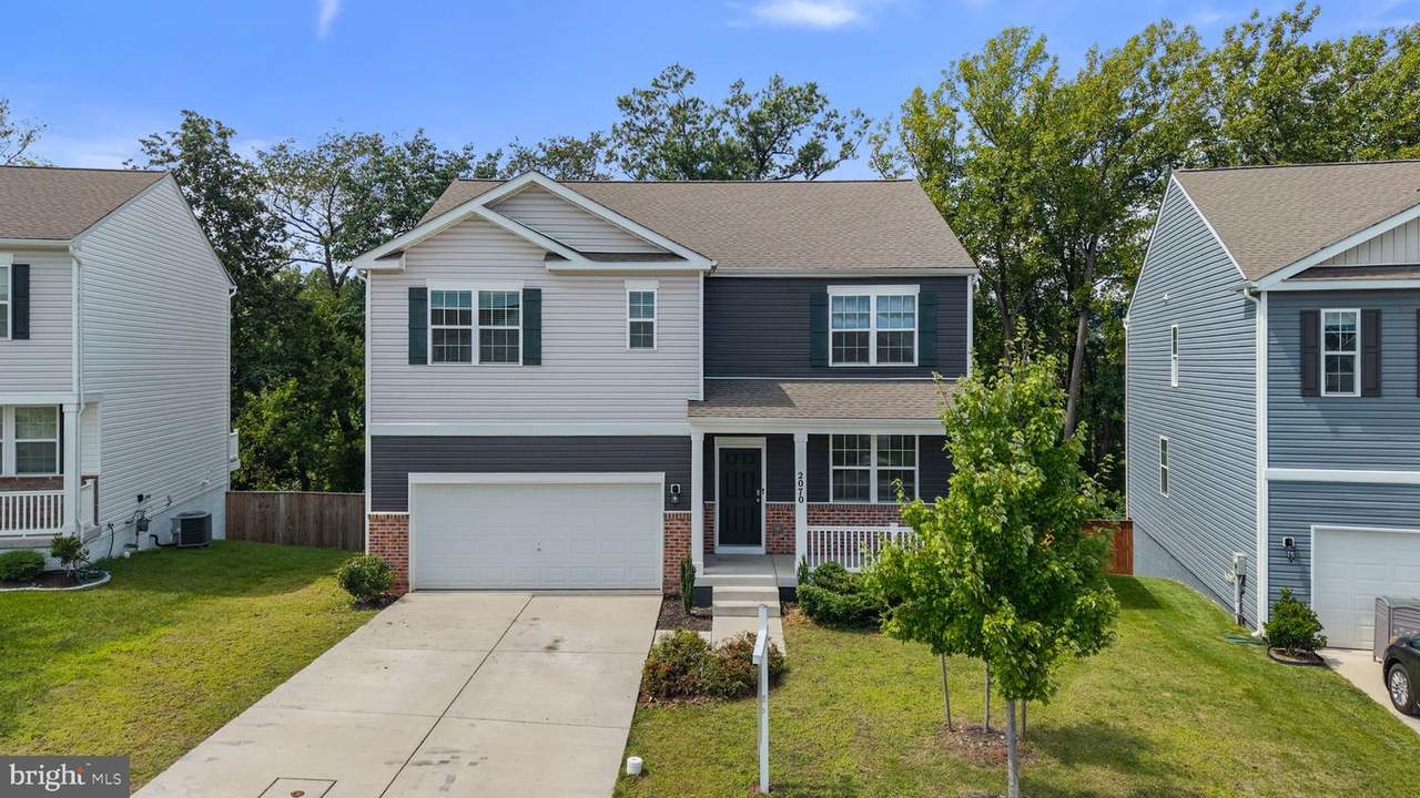 2070 Pomona Way - Photo 1