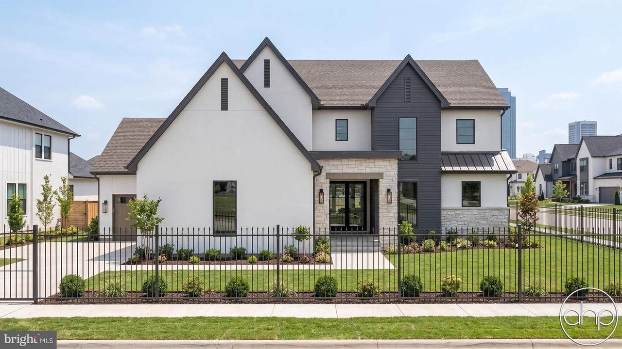1005 Westwood Drive - Photo 1