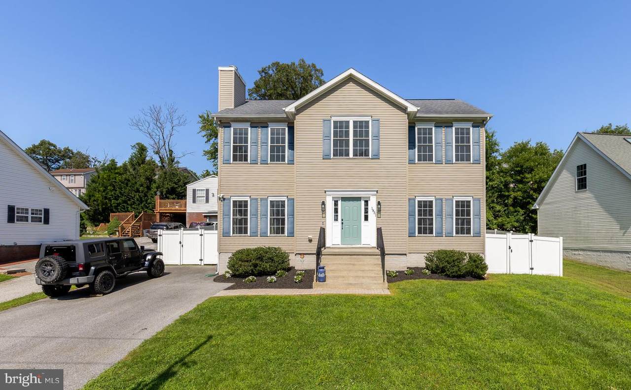 1831 Clarke Boulevard - Photo 1