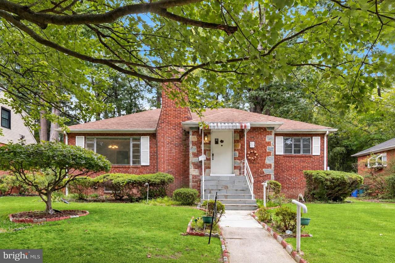 6603 Wells Parkway - Photo 1