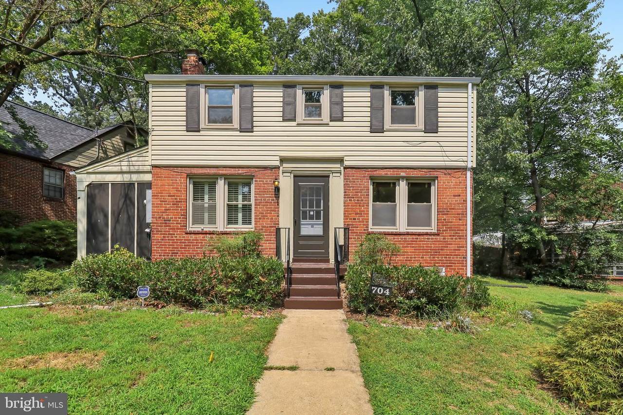 704 Devonshire Avenue - Photo 1